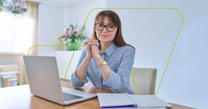 imagem de pessoa procurando contabilidade de psicologo