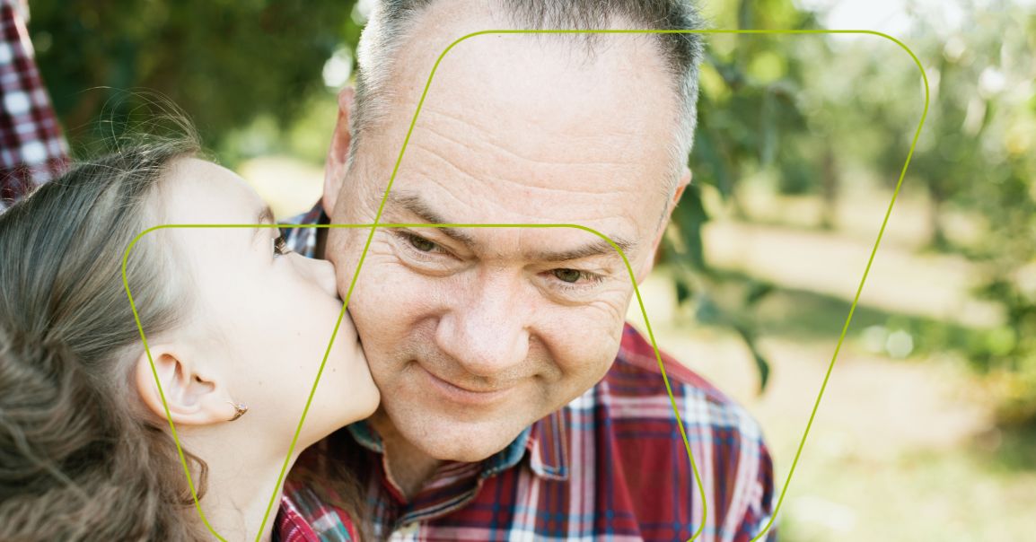 imagem de pai e filha sorrindo