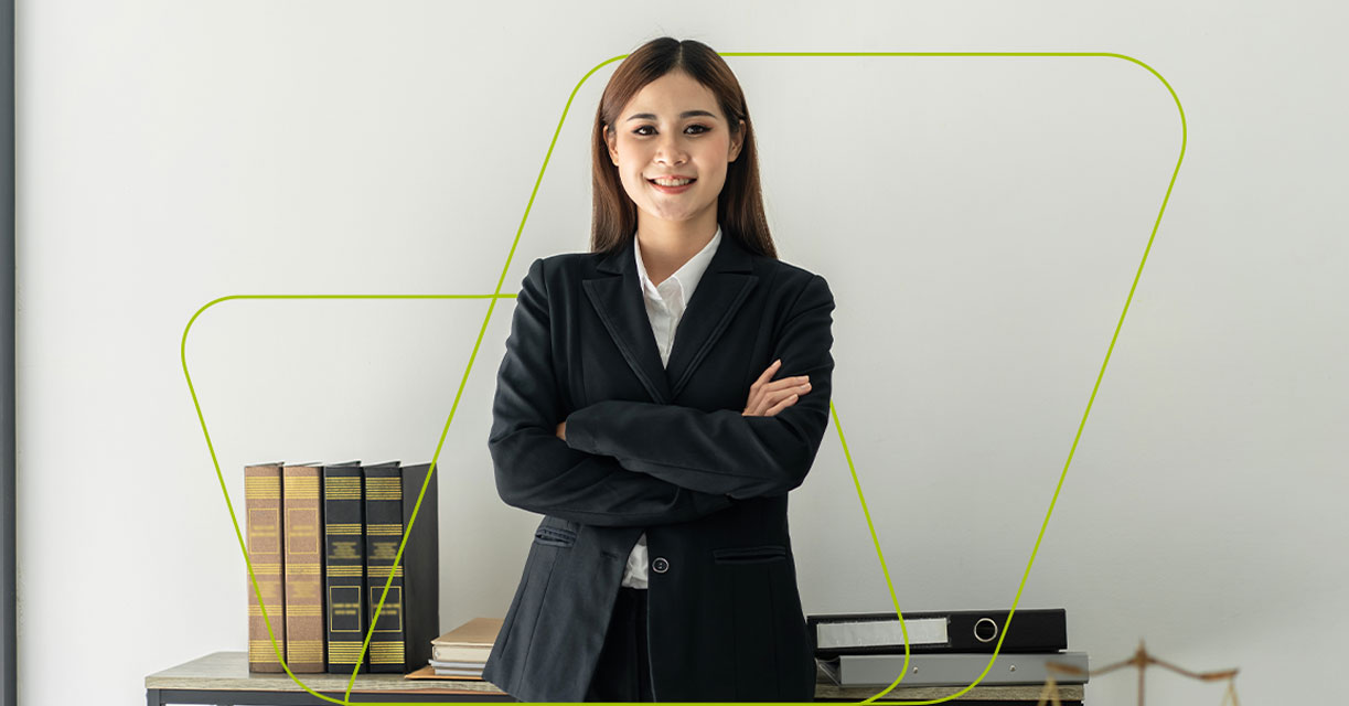 pessoa com braços cruzados